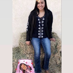 Meet your Posher, Alejandra